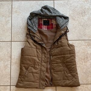 GAP Tan Quilted Vest with Gray Hood